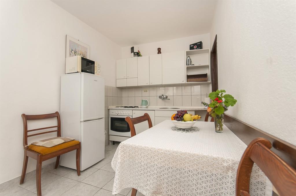 Apartments Luca 罗戈兹尼察 外观 照片