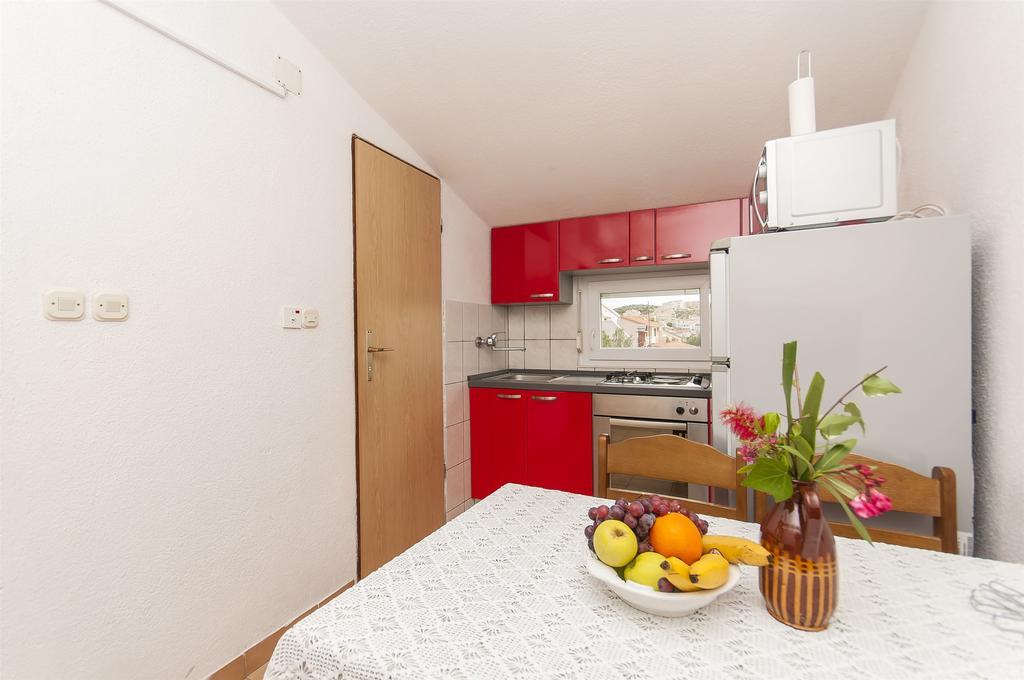 Apartments Luca 罗戈兹尼察 外观 照片