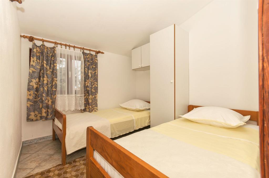Apartments Luca 罗戈兹尼察 外观 照片